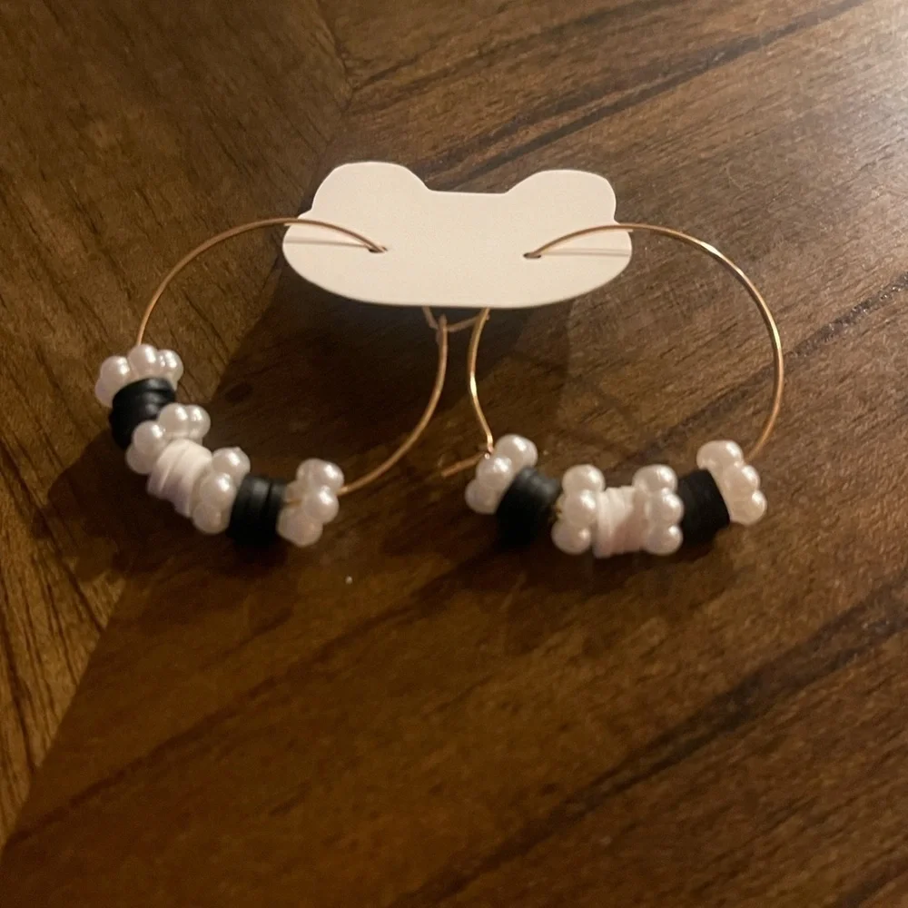 Handcrafted Skull Bracelet with Hoop Earrings by Kat - Picture 3 of 3
